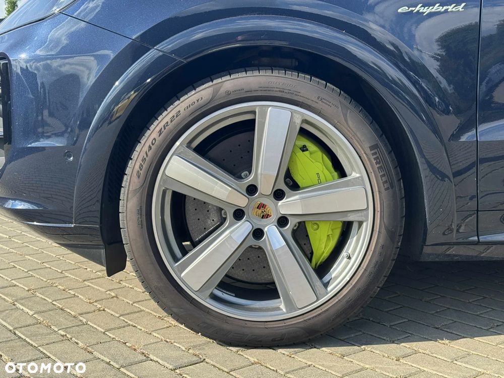 Porsche Cayenne Turbo E-Hybrid PHEV - 4