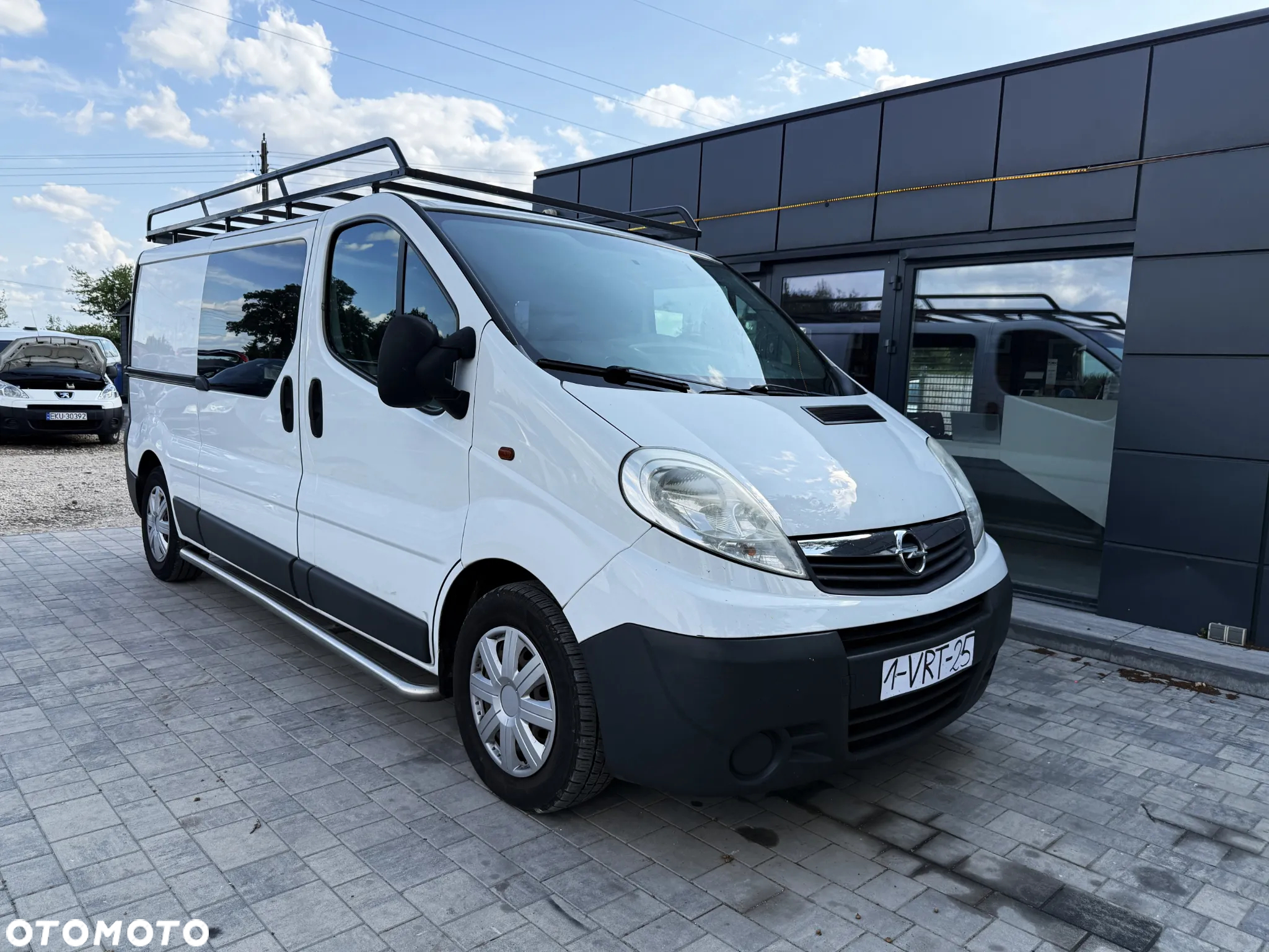 Opel Vivaro L2H1 2.9t - 10