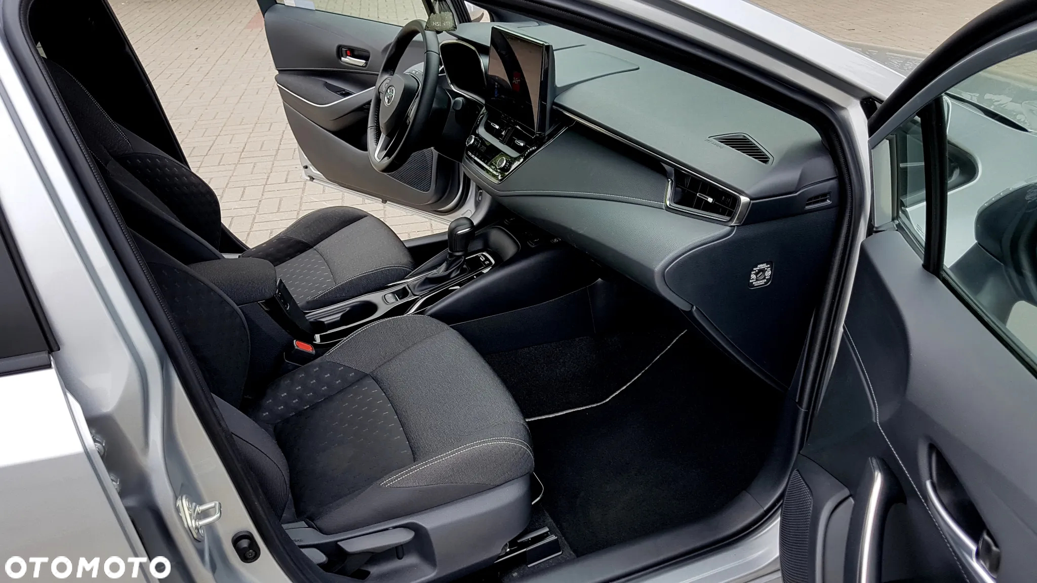 Toyota Corolla 1.8 Hybrid Comfort - 16