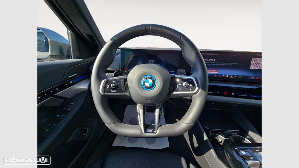 BMW 530 e Pack Desportivo M - 12