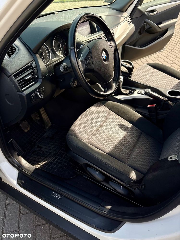 BMW X1 sDrive18d - 14