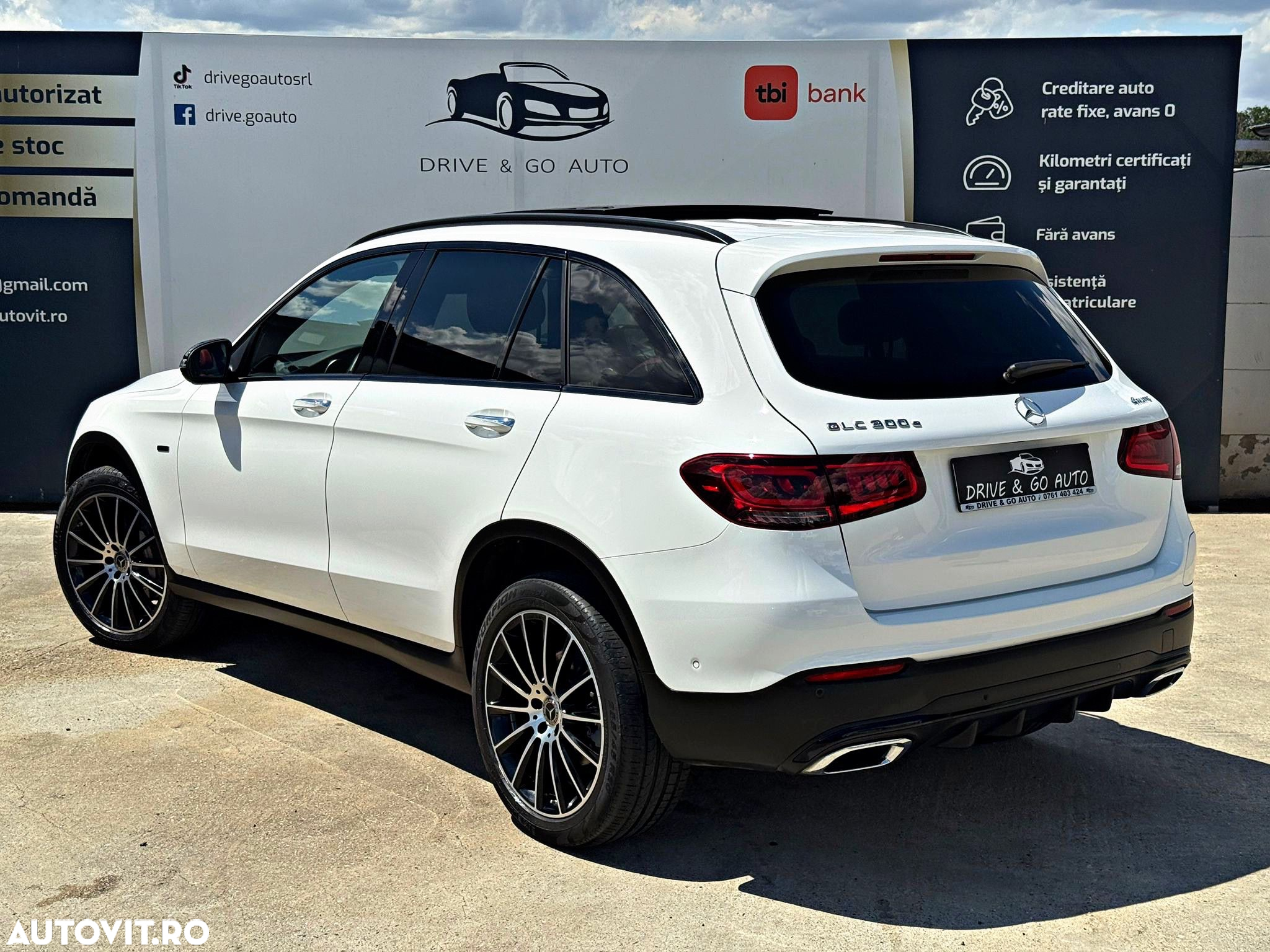 Mercedes-Benz GLC 300 e 4Matic 9G-TRONIC AMG Line Plus - 6