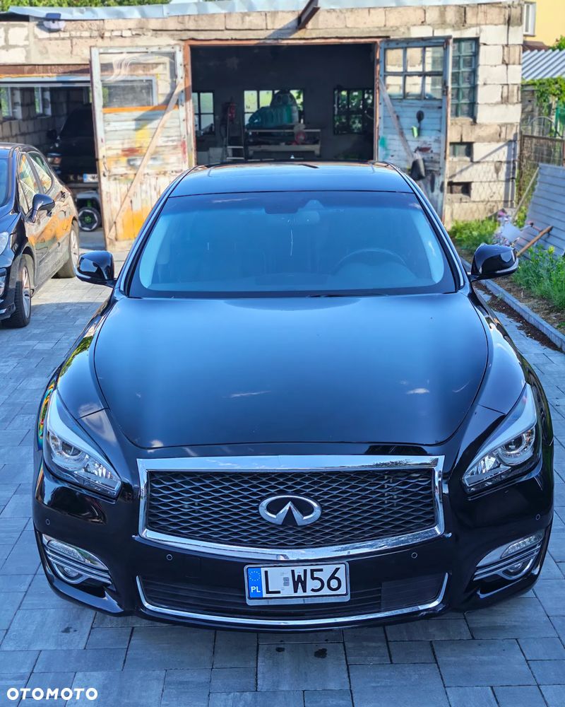 Infiniti Q70 - 11