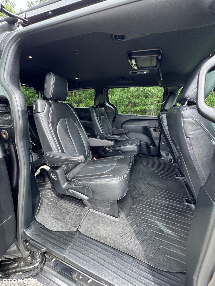 Chrysler Pacifica - 14