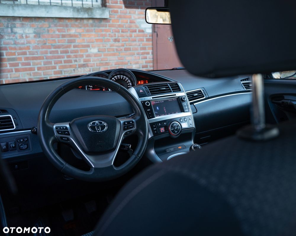 Toyota Verso 1.8 7-Sitzer Executive - 12