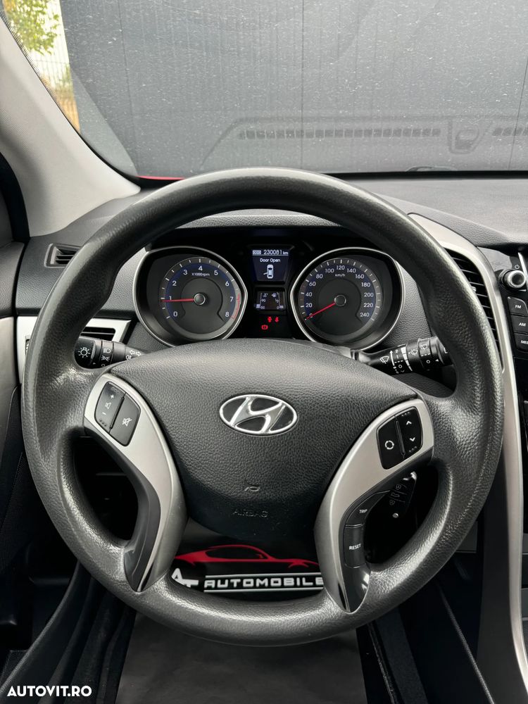 Hyundai i30 1.4 Comfort - 14
