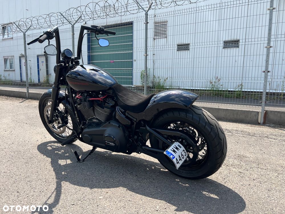 Harley-Davidson Softail Street Bob - 23