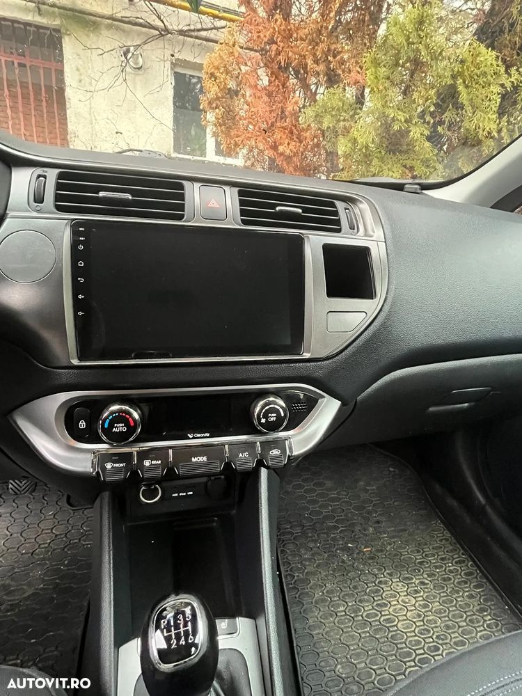 Kia Rio - 12