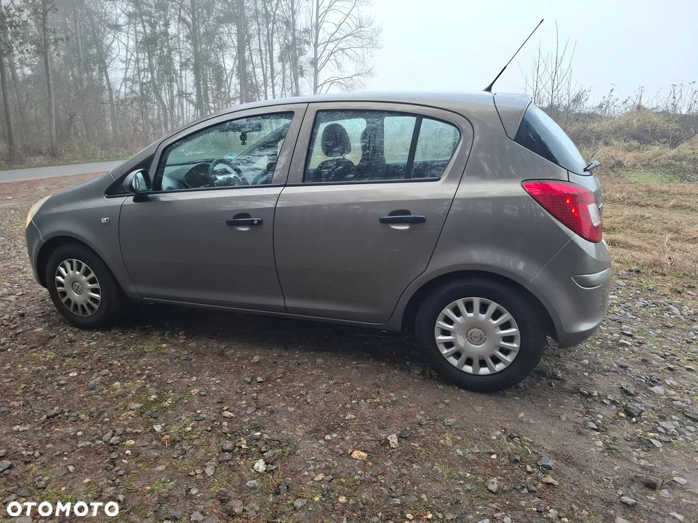Opel Corsa 1.2 16V Cosmo - 2