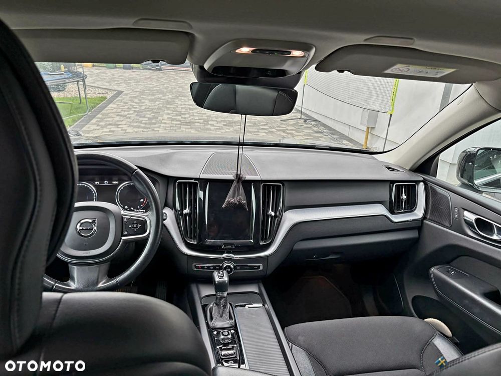 Volvo XC 60 D4 Momentum Pro - 2