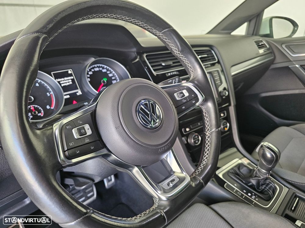 VW Golf 1.6 TDi R-Line DSG - 35