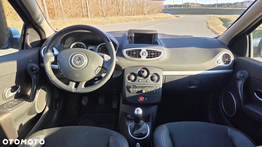 Renault Clio 1.5 dCi Alize - 17