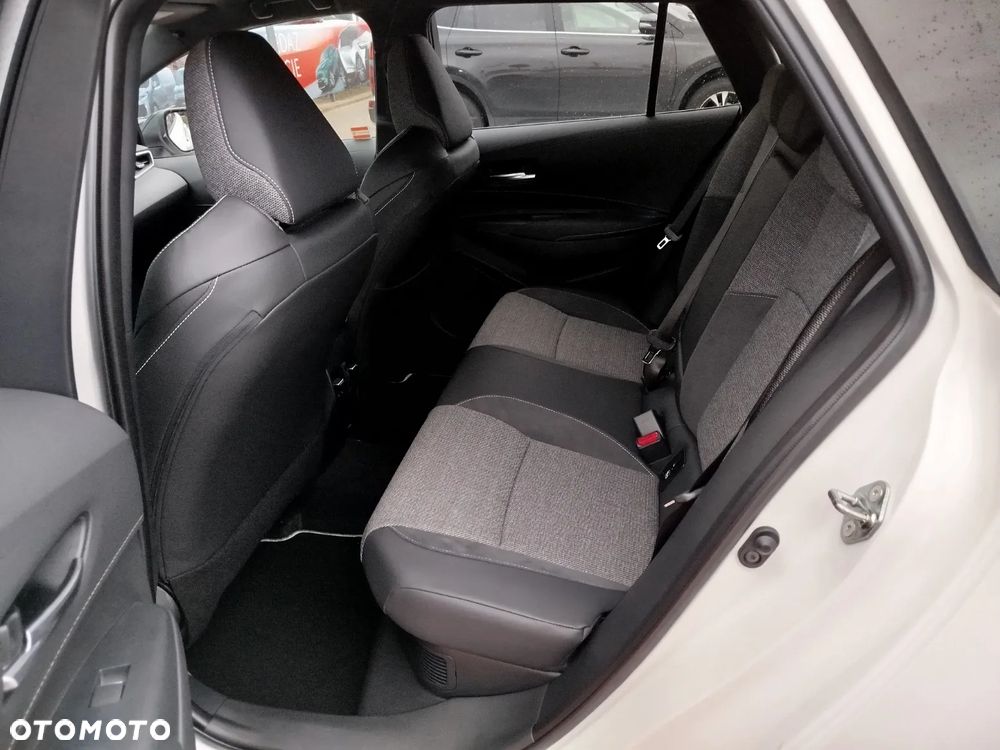 Toyota Corolla 2.0 Hybrid Style - 17