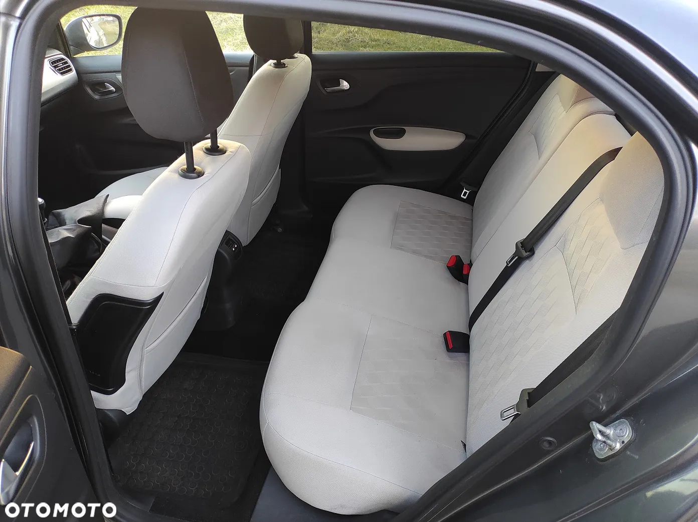Citroën C-Elysée 1.2 PureTech Exclusive - 10
