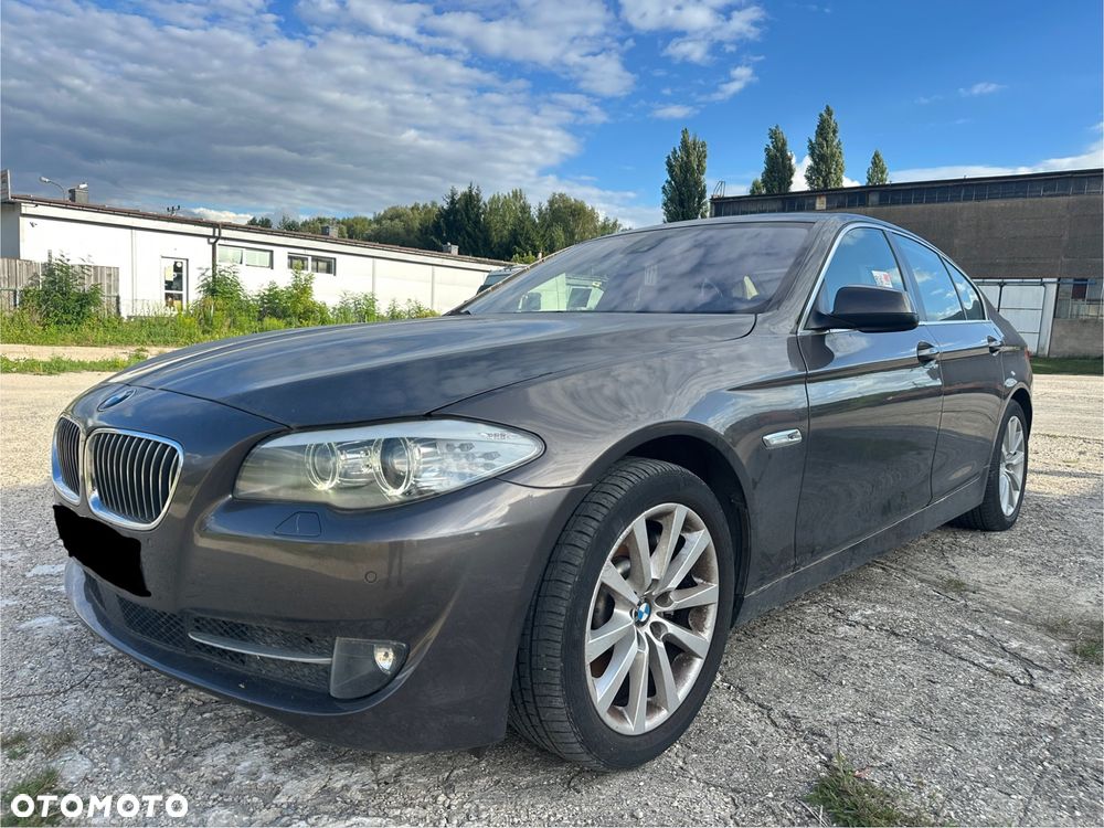 BMW Seria 5 528i - 2