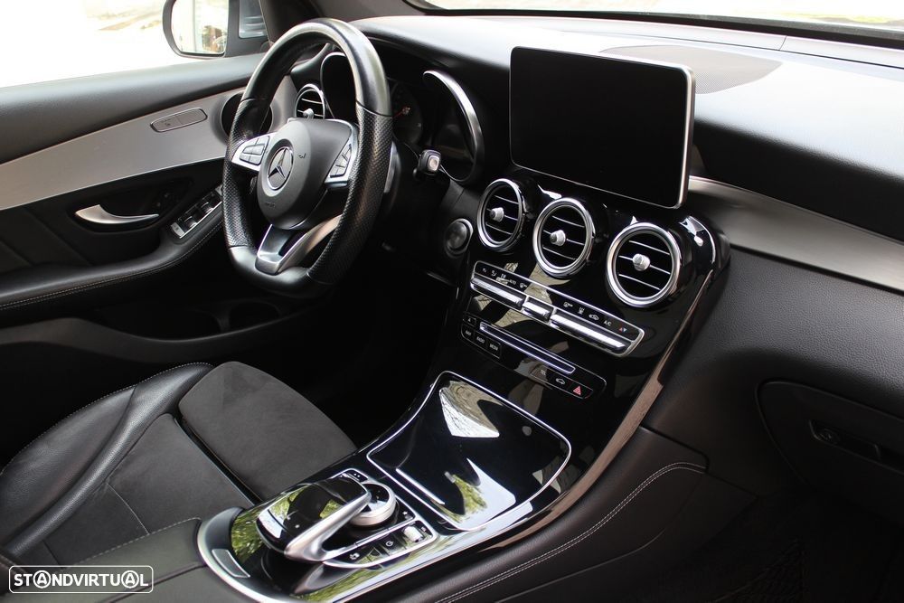 Mercedes-Benz GLC 350 e 4Matic 7G-TRONIC AMG Line - 29