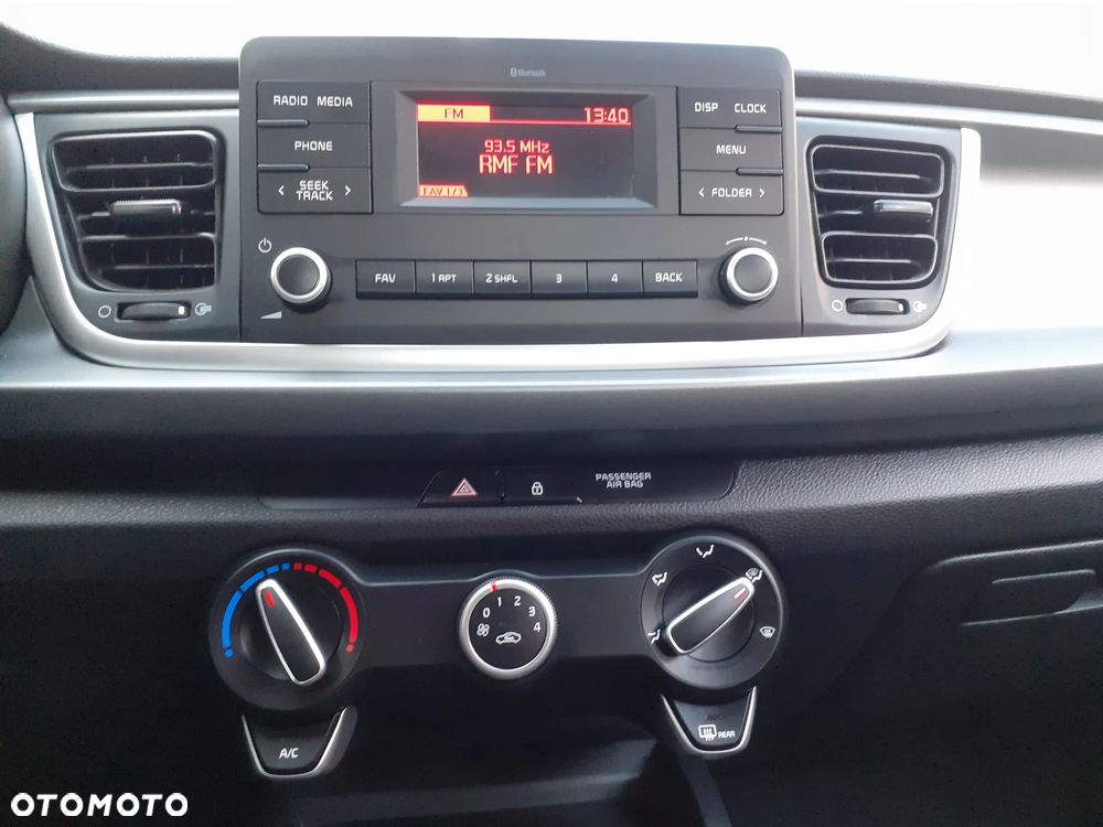 Kia Rio - 12