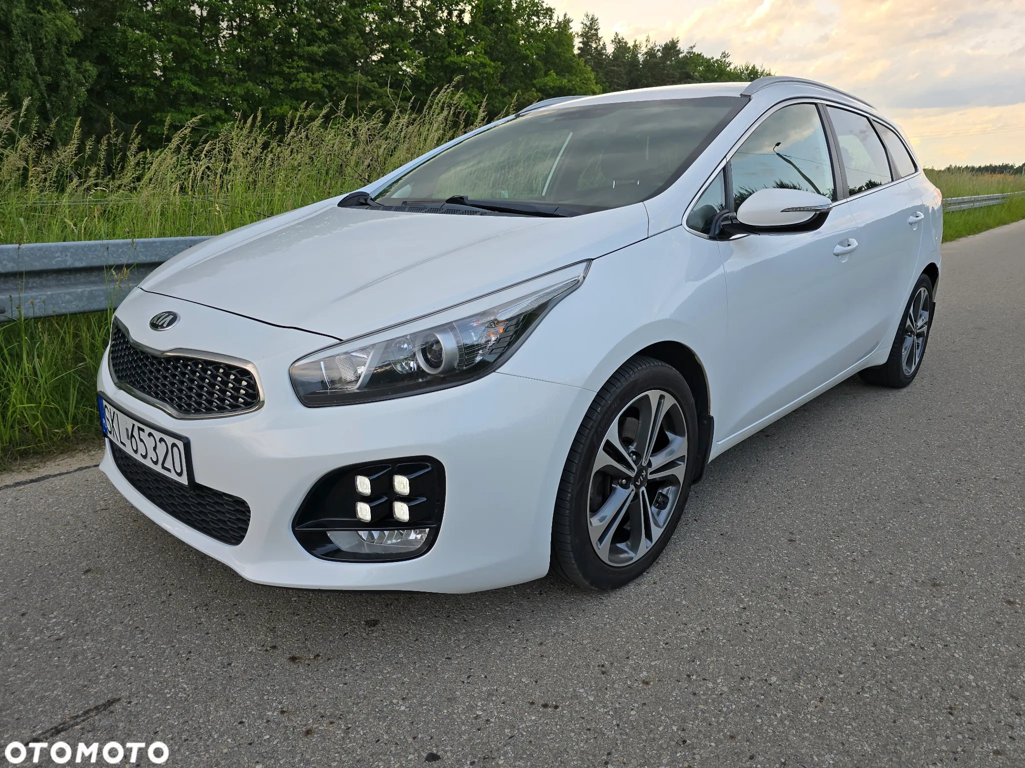 Kia Ceed 1.6 CRDi SCR GT-Line - 18