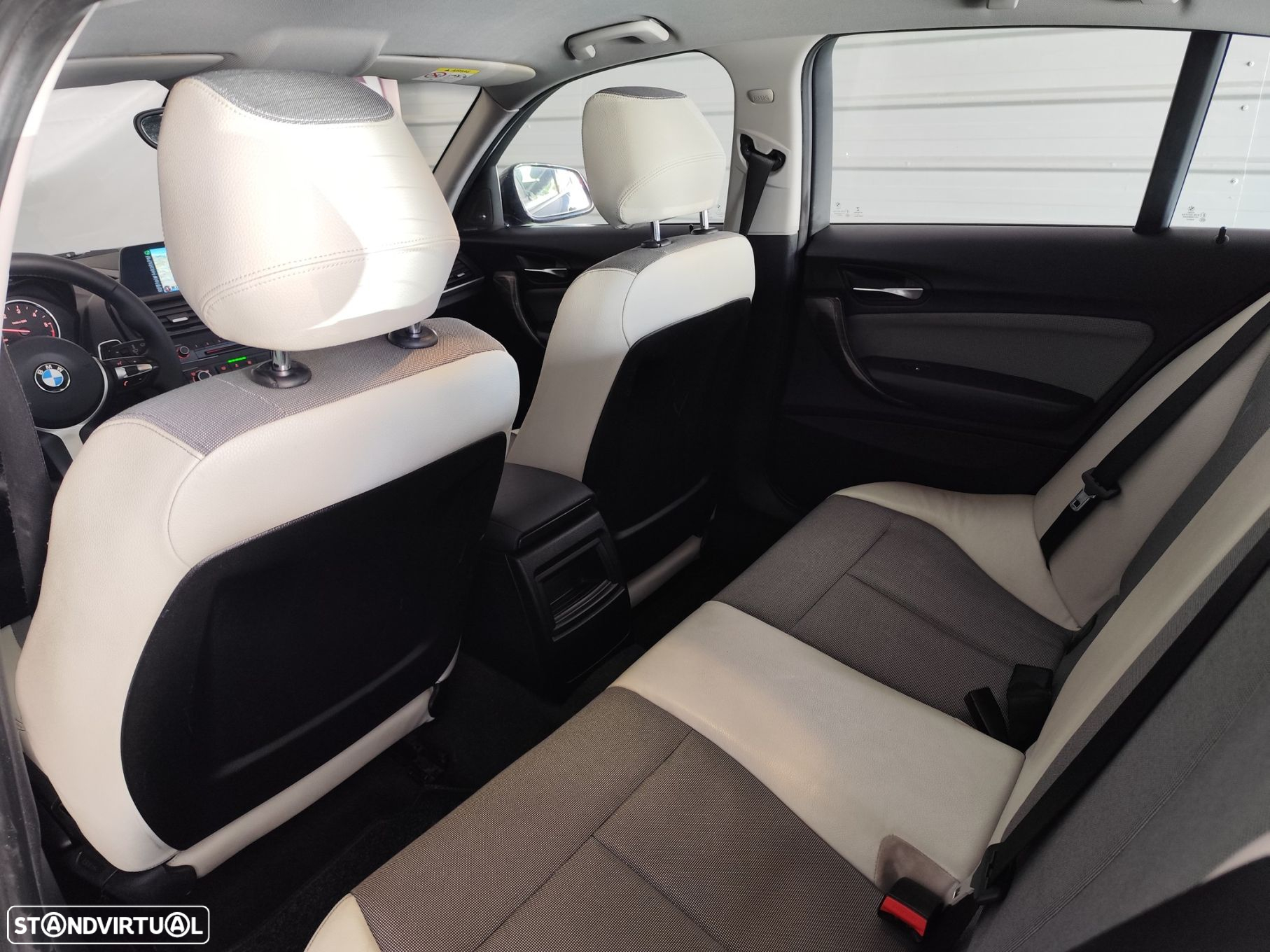 BMW 116 d Line Urban - 36