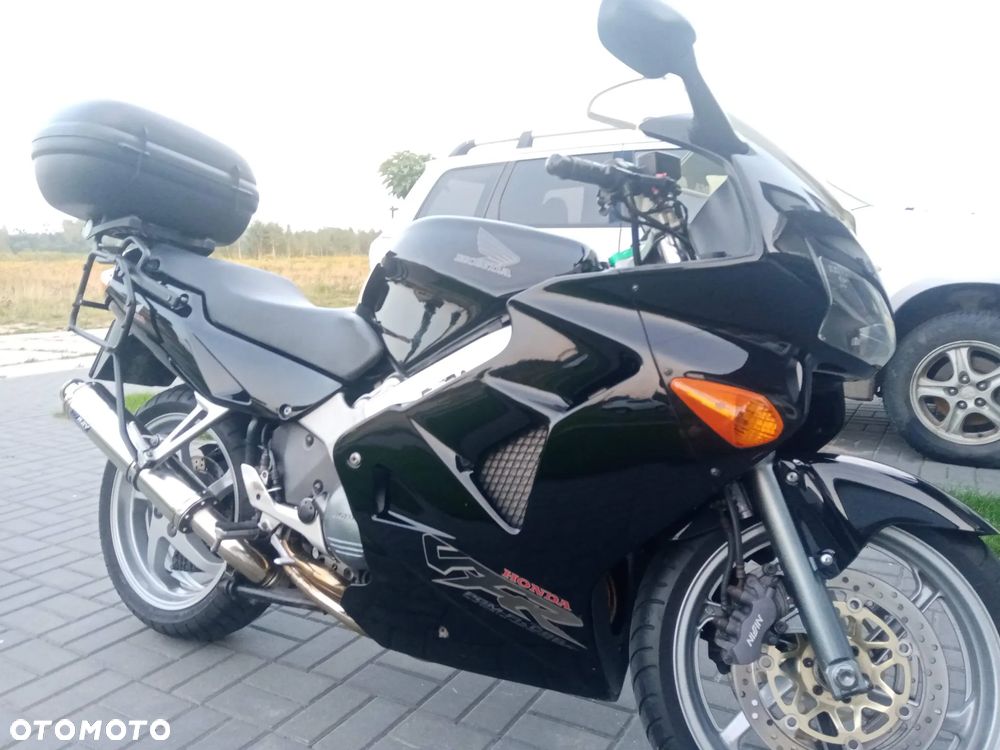Honda VFR - 2