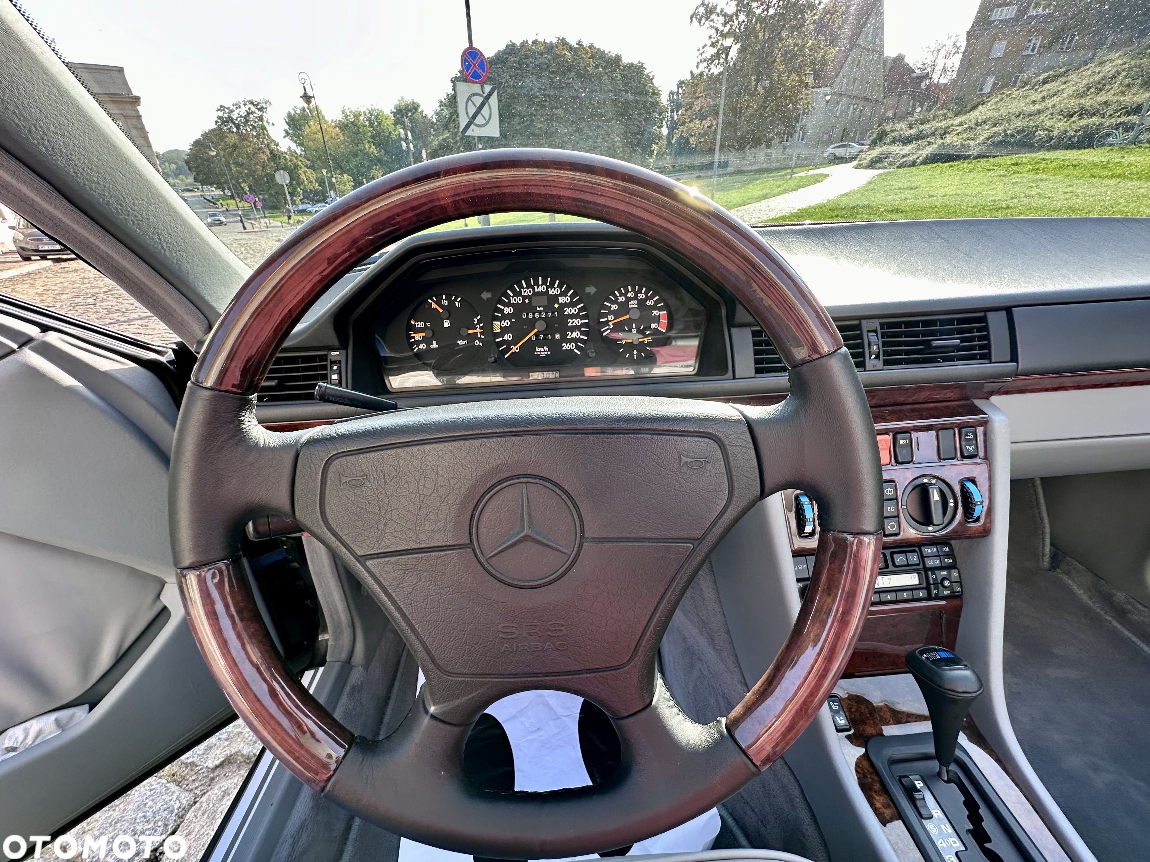 Mercedes-Benz Klasa E - 12