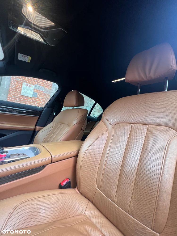 BMW Seria 7 740d xDrive - 18