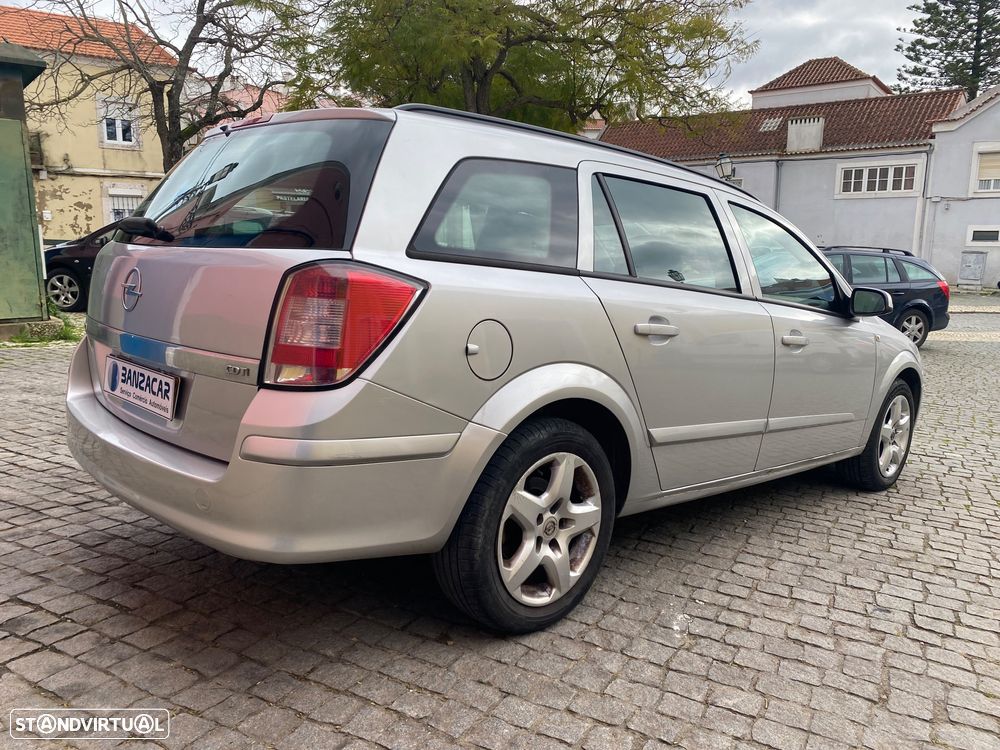 Opel Astra Caravan - 11