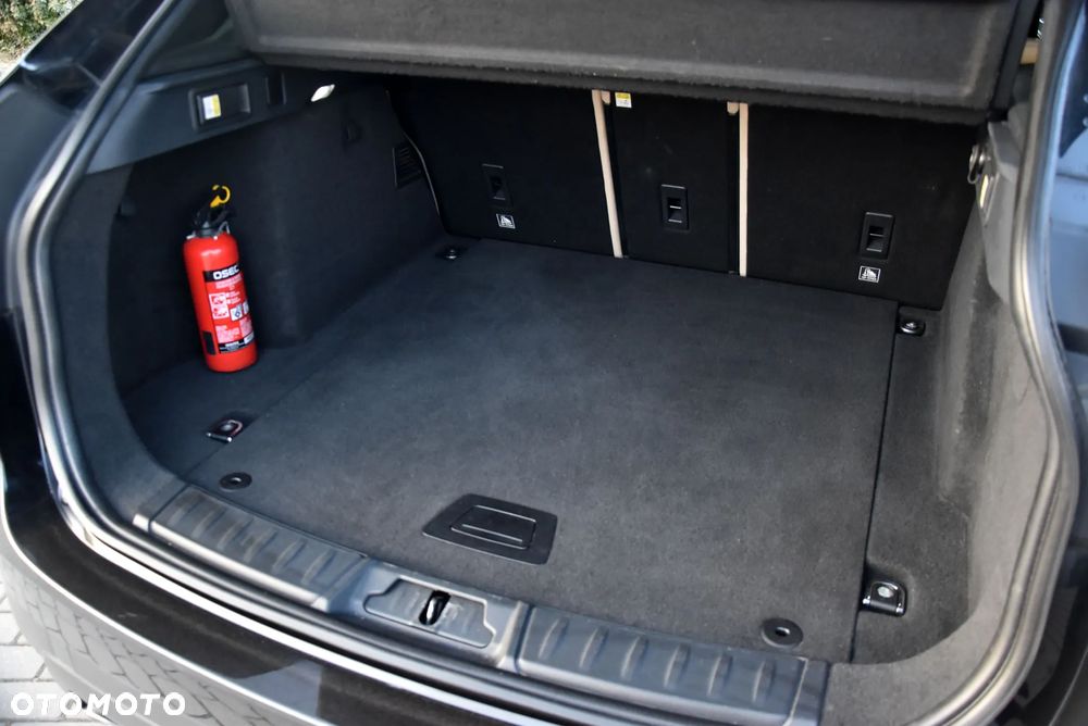 Jaguar F-Pace 2.0 i4D AWD R-Sport - 27