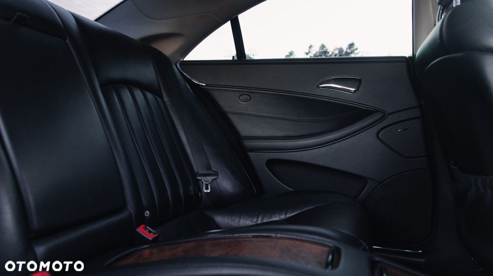 Mercedes-Benz CLS - 23