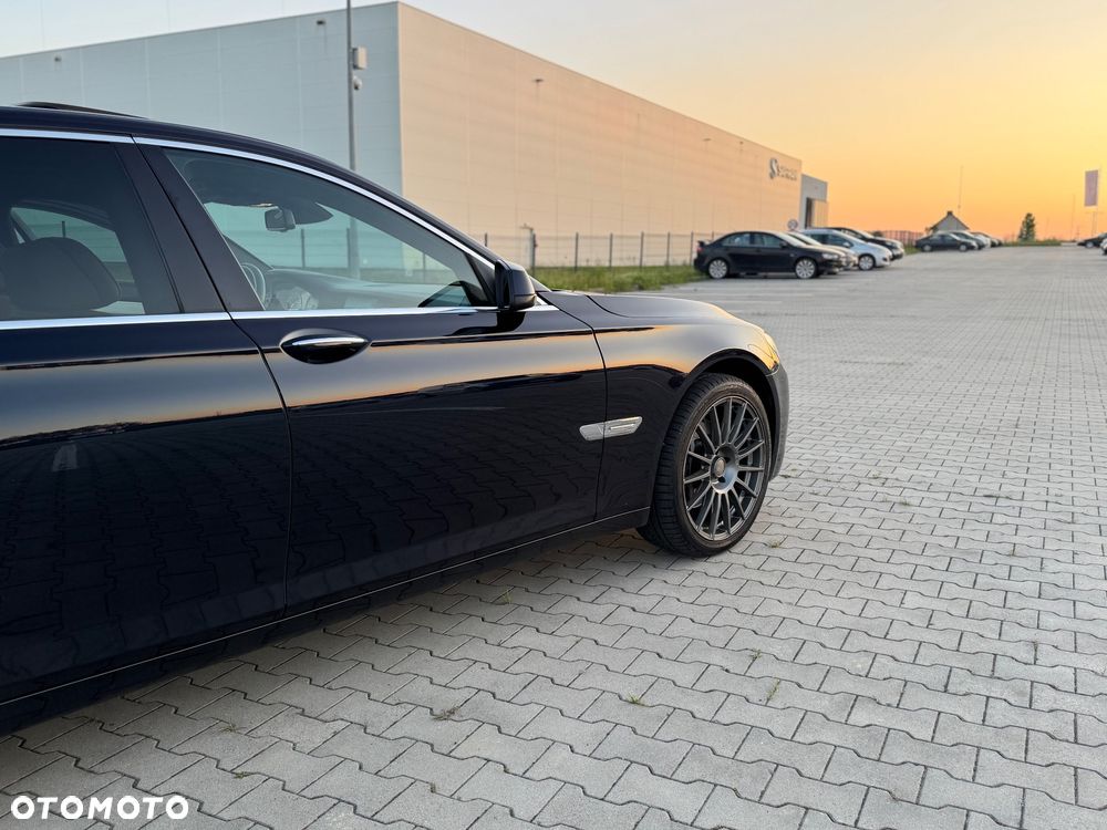 BMW Seria 7 740d - 8
