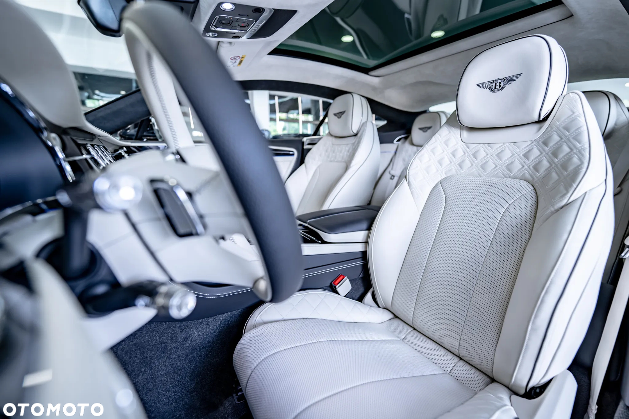 Bentley Continental GT New V8 - 28