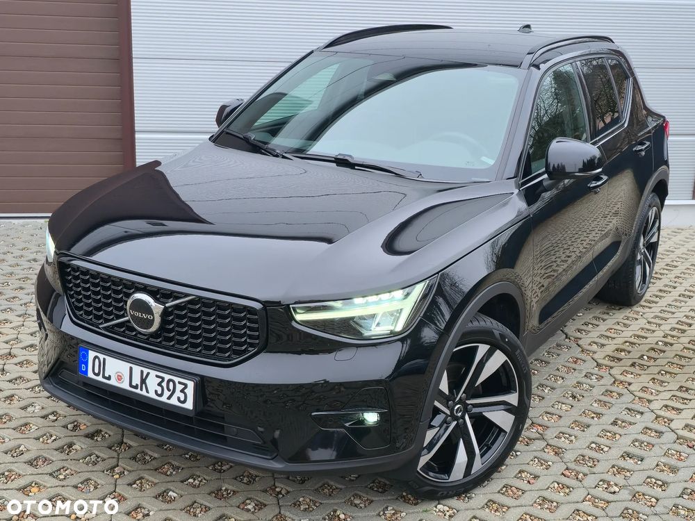 Volvo XC 40 B3 B DKG Plus Black Edition - 3