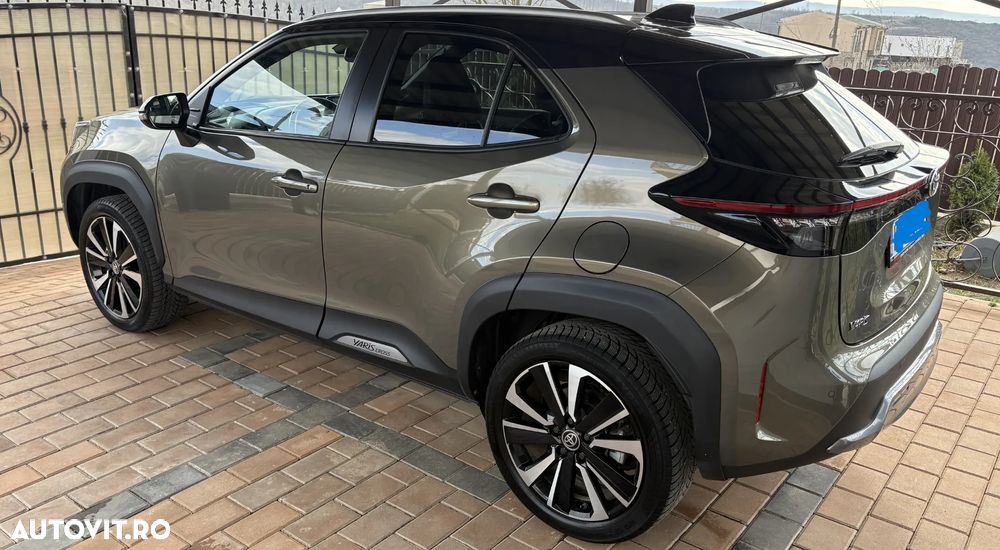 Toyota Yaris Cross 1.5 VVT-i HSD 4x4 Exclusive Premiere - 2