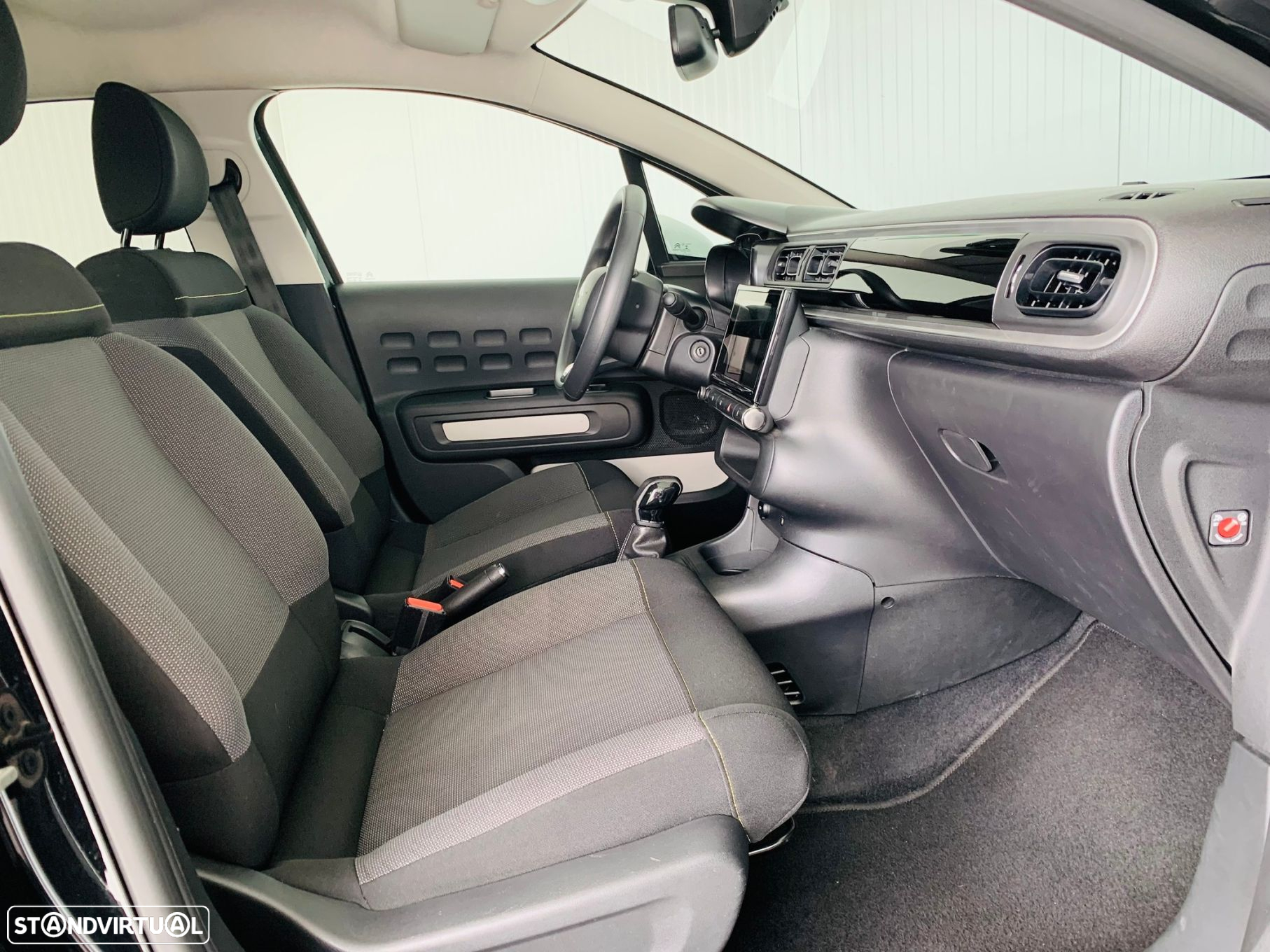 Citroën C3 1.2 PureTech Shine - 34