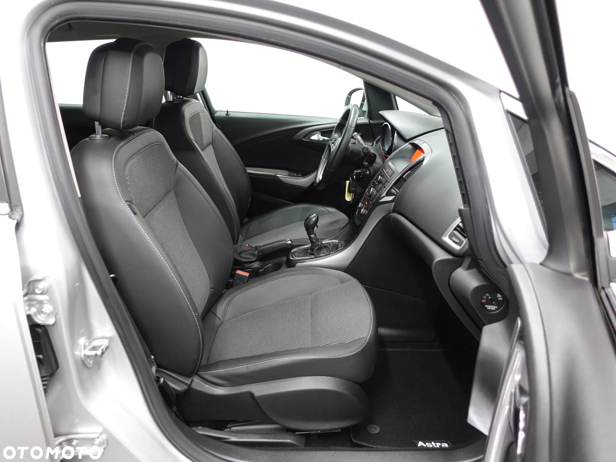 Opel Astra IV 1.6 CDTI Cosmo - 28