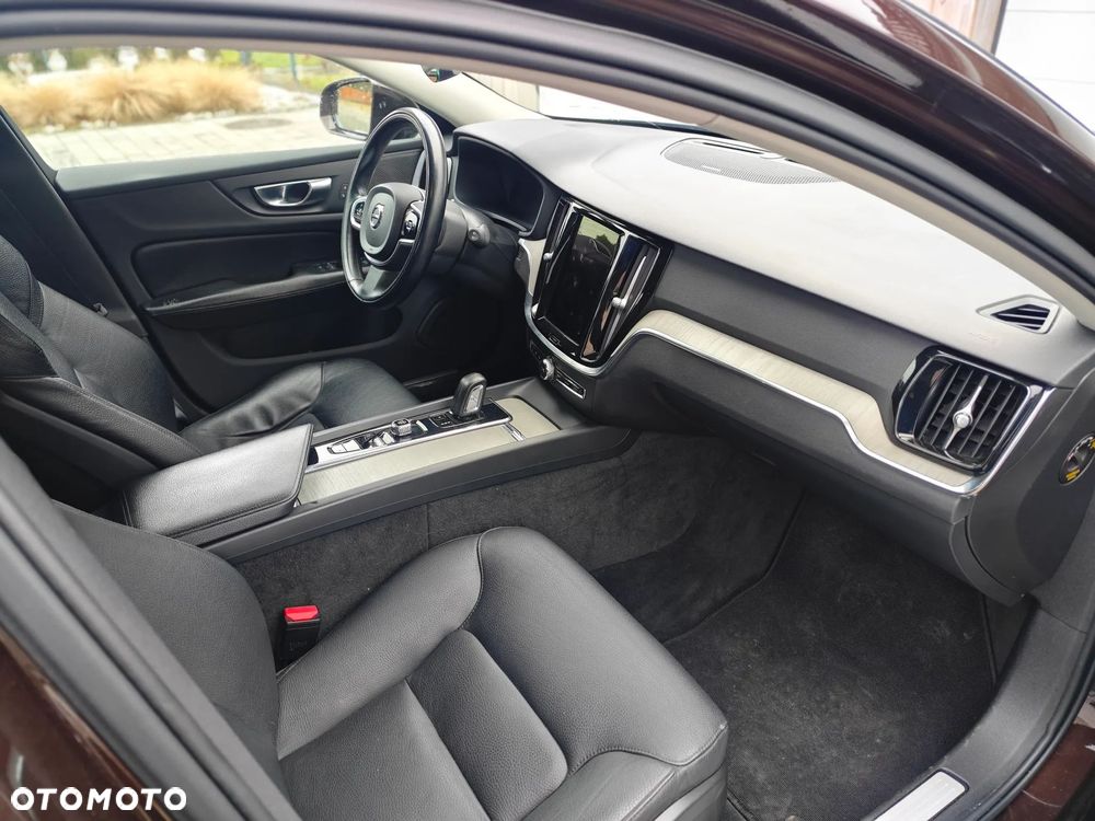 Volvo V60 Cross Country - 9