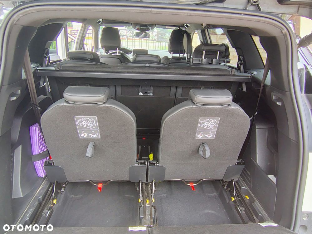 Peugeot 5008 - 5