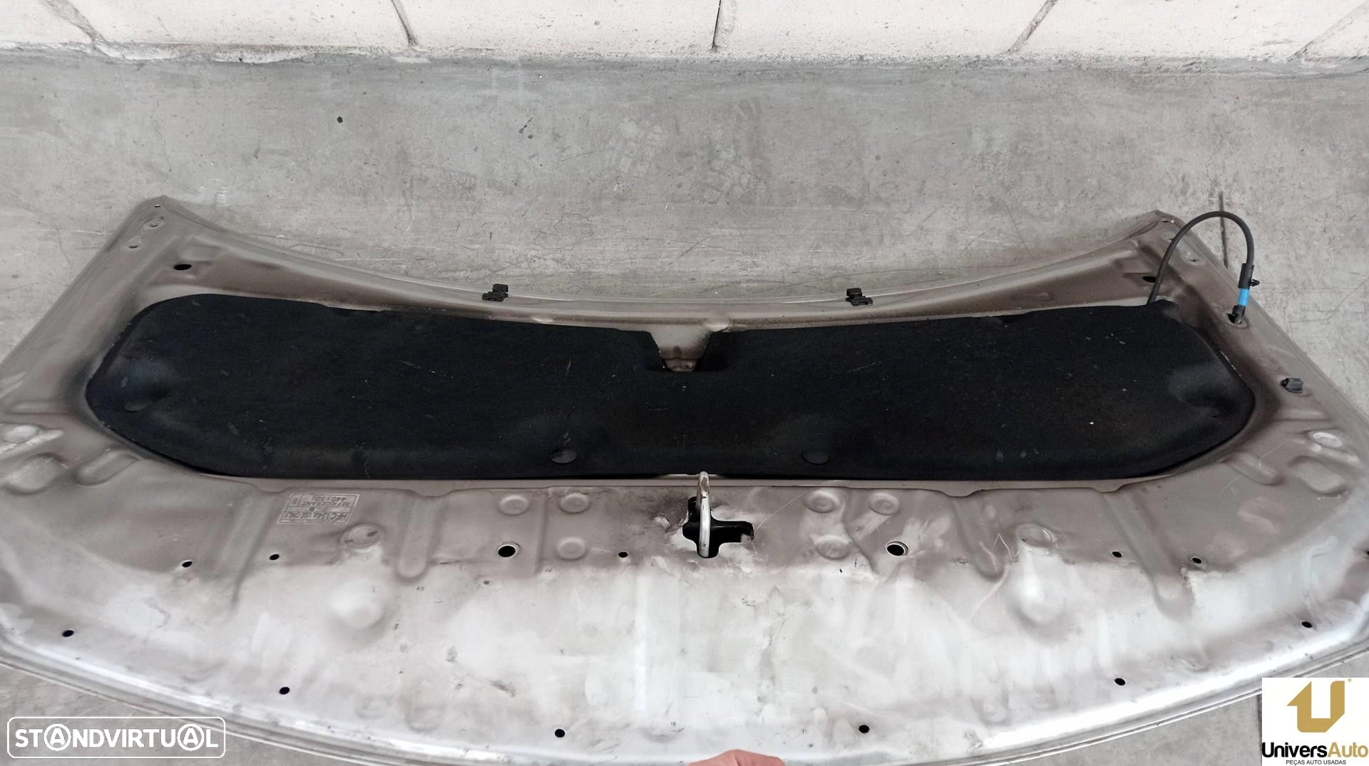 CAPÔ TOYOTA AURIS 2011 - - 4