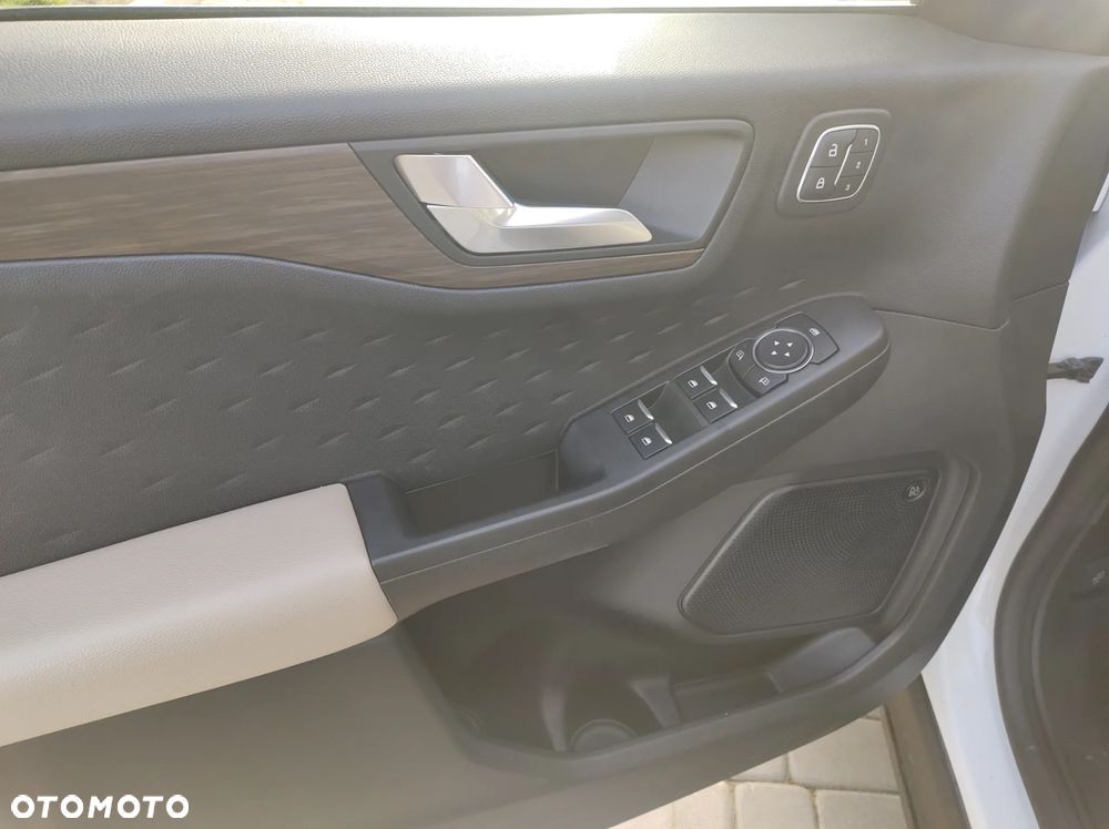 Ford Kuga 2.5 Duratec FHEV 4x4 TITANIUM - 20