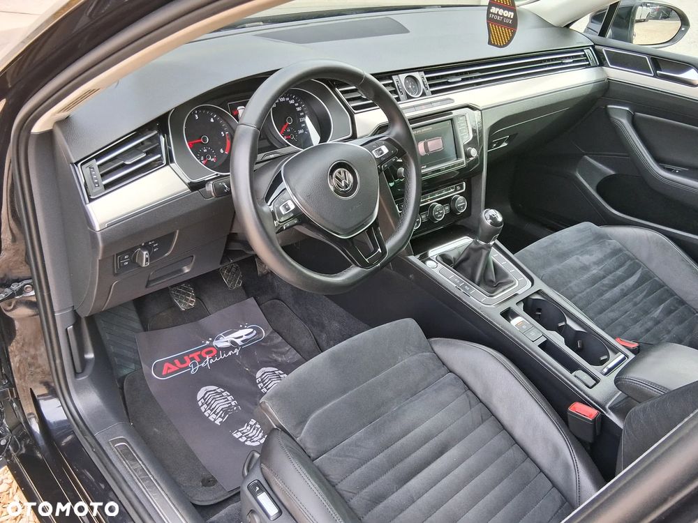 Volkswagen Passat - 10