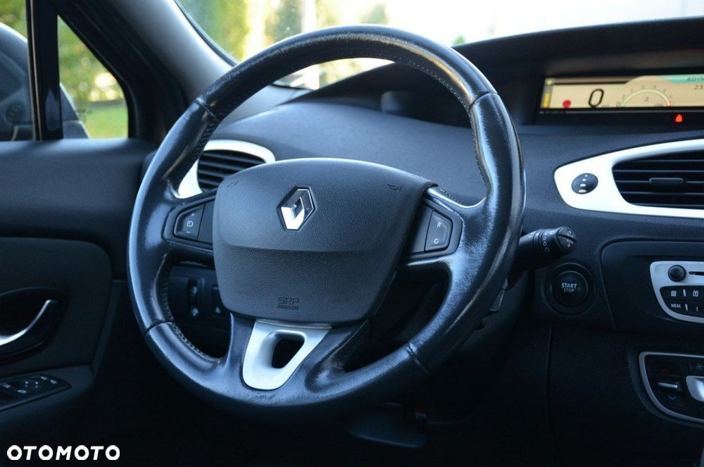 Renault Grand Scenic - 31