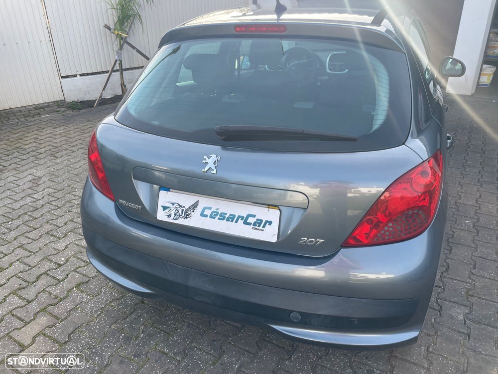 Peugeot 207 1.4 16V Trendy - 12