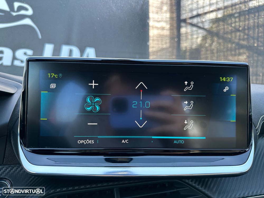 Peugeot e-208 GT+ - 21