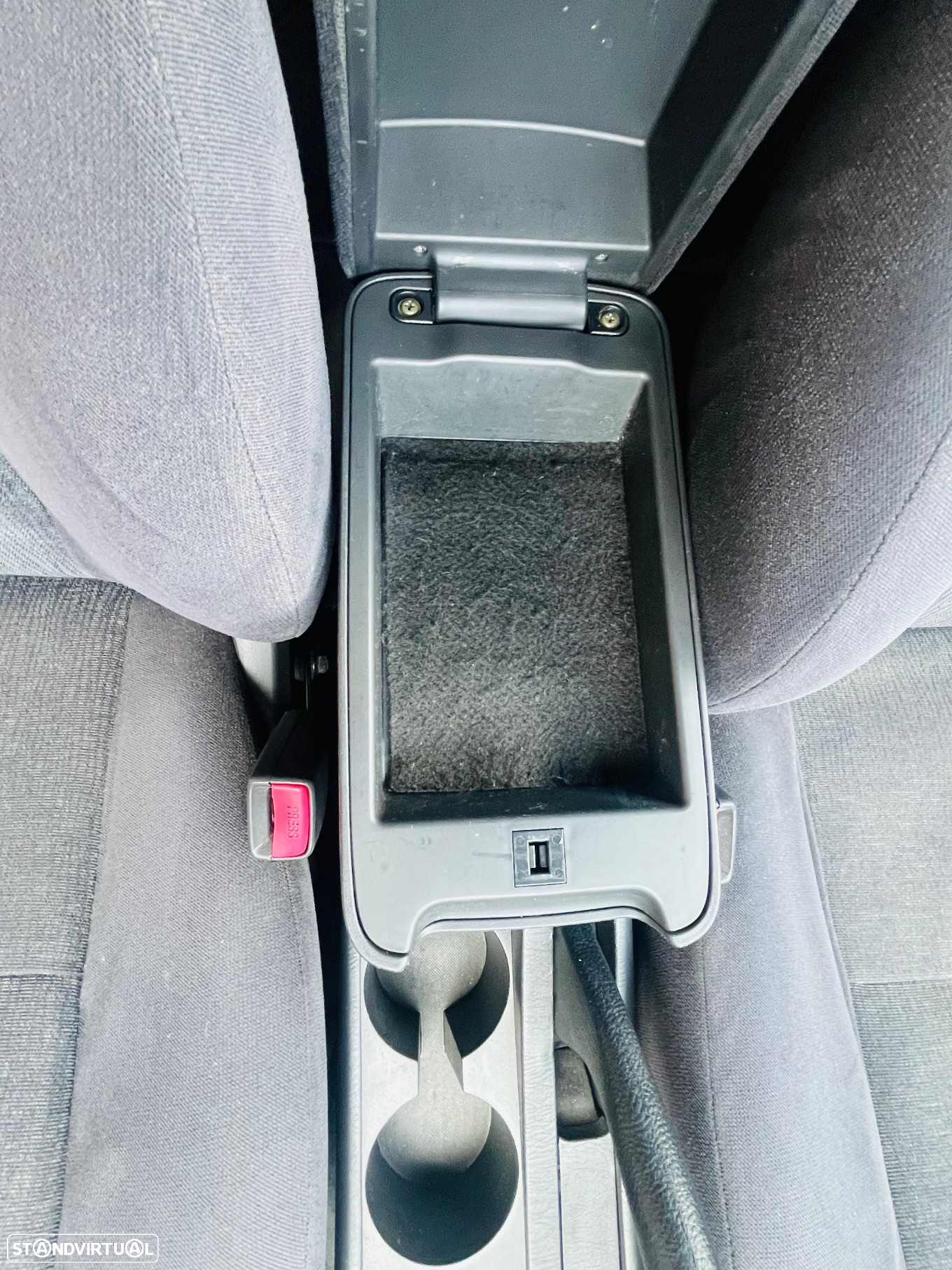 Toyota Corolla 2.0 D4D - 41