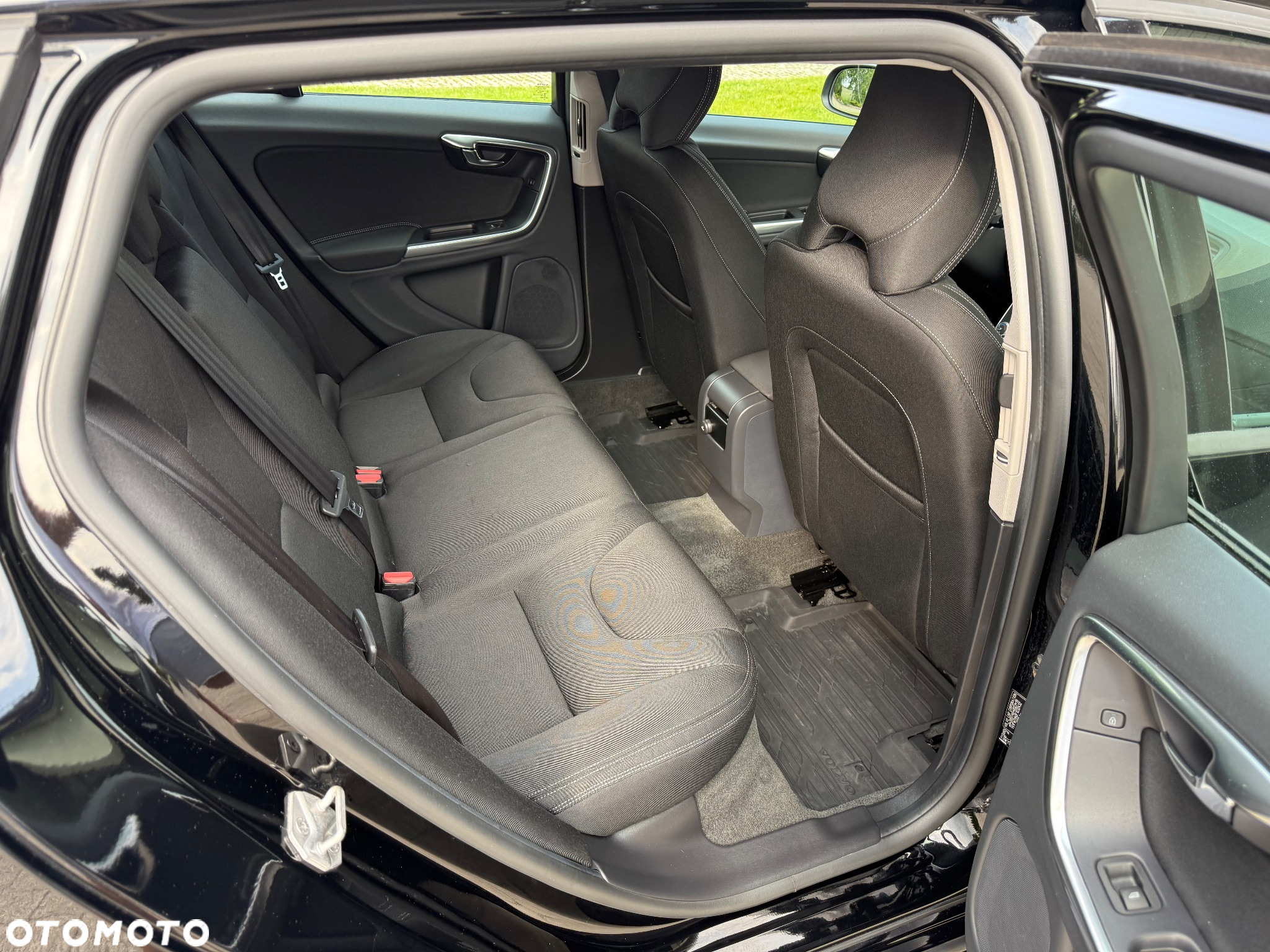 Volvo V60 D3 Momentum - 14