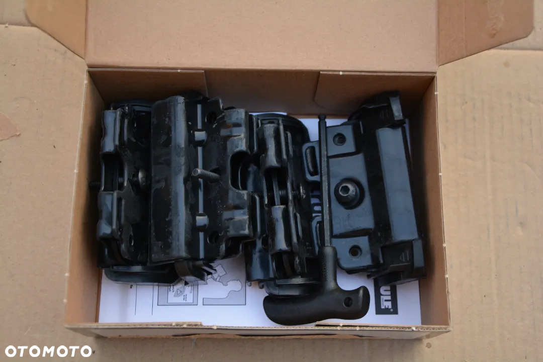 Audi Q3 2012-18  -   Bagażnik dachowy Thule Wingbar Edge - 2