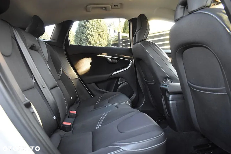 Volvo V40 T2 Geartronic Momentum - 23
