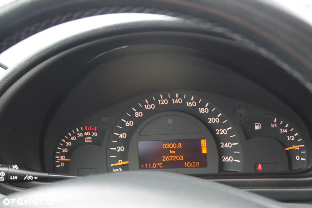 Mercedes-Benz Klasa C 180 Kompressor Automatik Elegance - 38