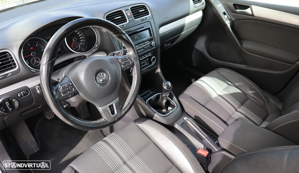 VW Golf 1.6 TDi DPF BlueMotion MATCH - 14