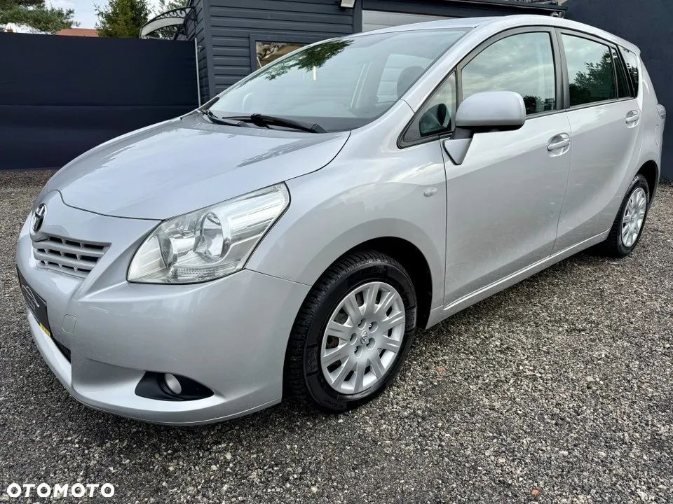 Toyota Verso 1.8 Premium 7os - 3